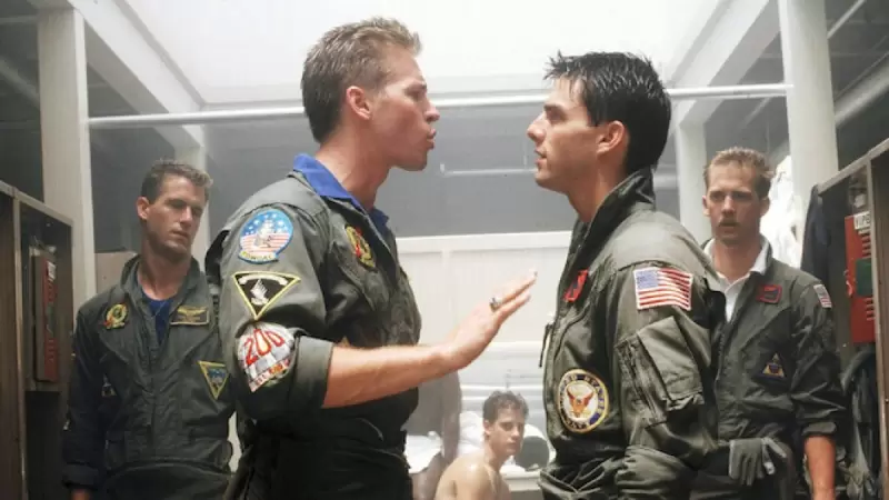 Val Kilmer y Tom Cruise en Top Gun (1986)